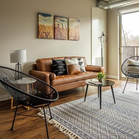 Frontdesk Core Apts Campustown Ames Eksteriør billede