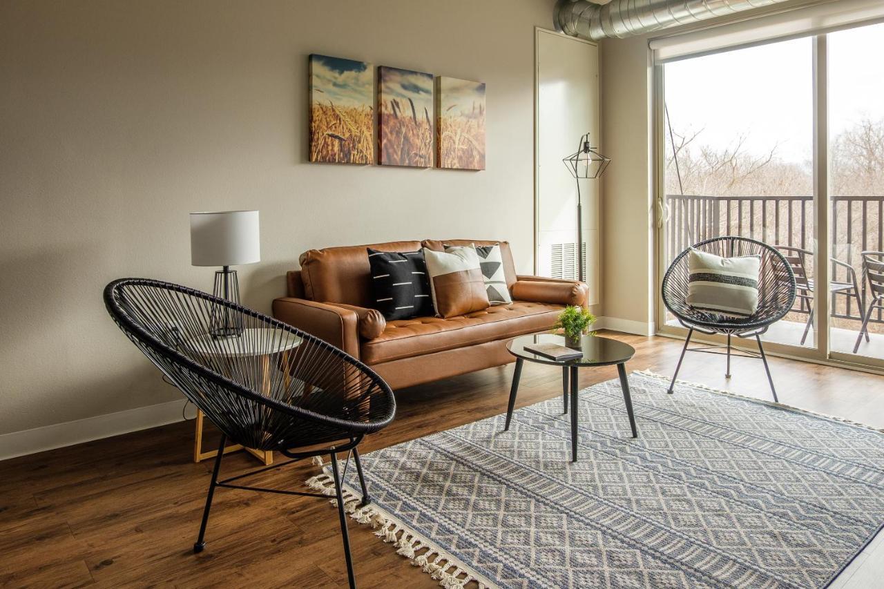 Frontdesk Core Apts Campustown Ames Eksteriør billede