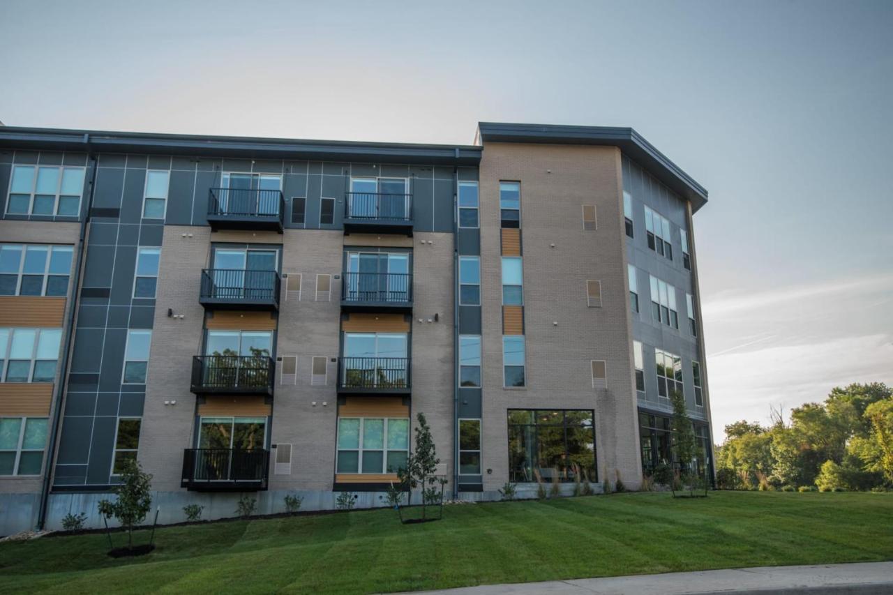 Frontdesk Core Apts Campustown Ames Eksteriør billede